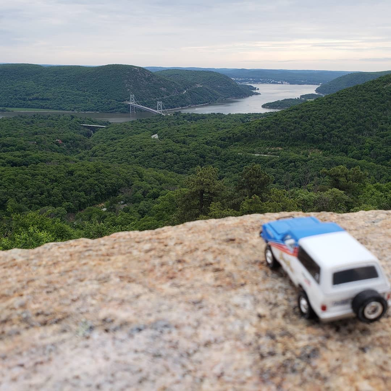 Illustration for article titled Hiking by the Hudson